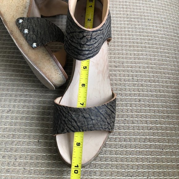 Chanel Women's Gray/Black Animal Print Leather Wedge Sandals. - Picture 12 of 13